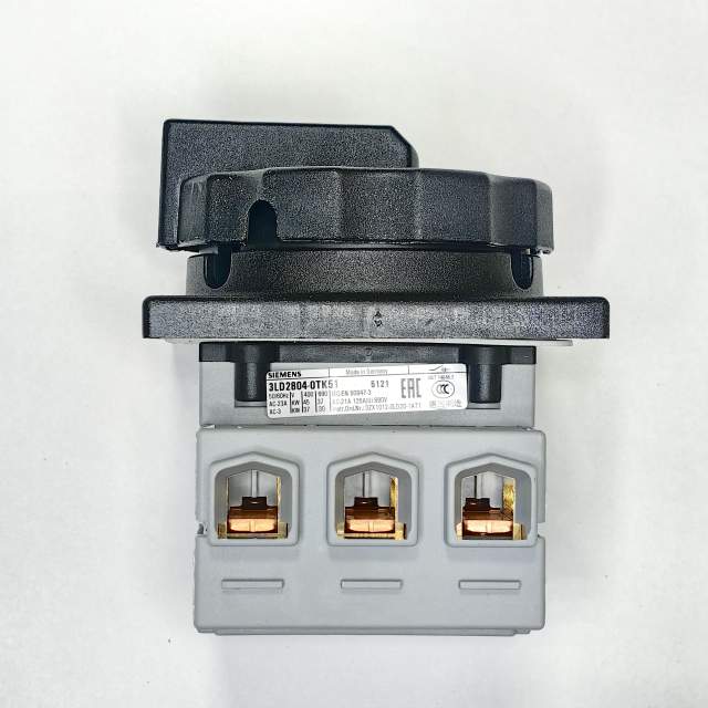 ГЛАВНЫЙ УПРАВЛЯЮЩИЙ ПЕРЕКЛЮЧАТЕЛЬ 3 ПОЛЮСА IU=125, P/AC-23A AT 400V=45KW, ДЛЯ ФРОНТАЛЬНОГО МОНТАЖА,