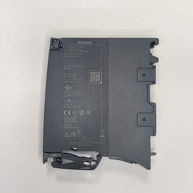 SIMATIC S7-1500, Модуль аналоговых входов AI 8 X U/I HF, разрешение 16 бит, точность 0,1%, 8 каналов (напряжение/ток) в группе из 1; напряжение общей точки:~30 В/=60 В, диагностика, тревожные сообщения; включая вводной элемент, зажим и клемму заземления