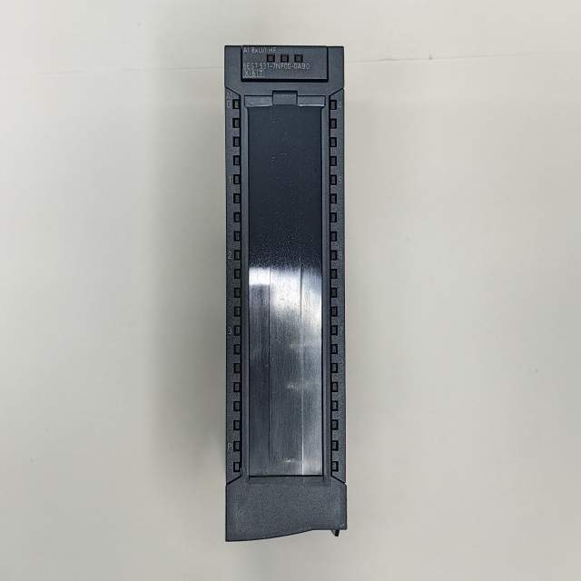 SIMATIC S7-1500, Модуль аналоговых входов AI 8 X U/I HF, разрешение 16 бит, точность 0,1%, 8 каналов (напряжение/ток) в группе из 1; напряжение общей точки:~30 В/=60 В, диагностика, тревожные сообщения; включая вводной элемент, зажим и клемму заземления